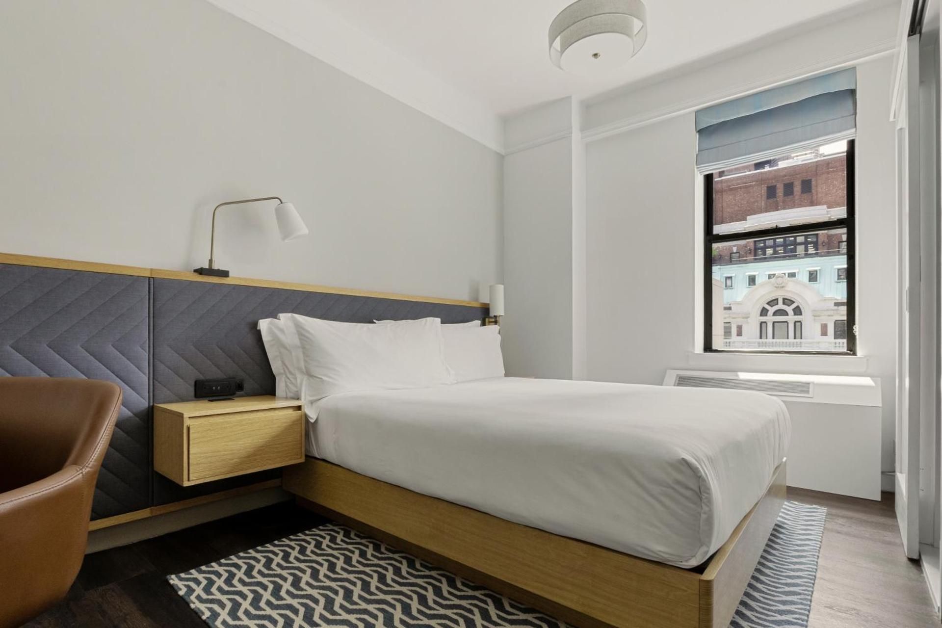 Newly Renovated Room with Queen Bed