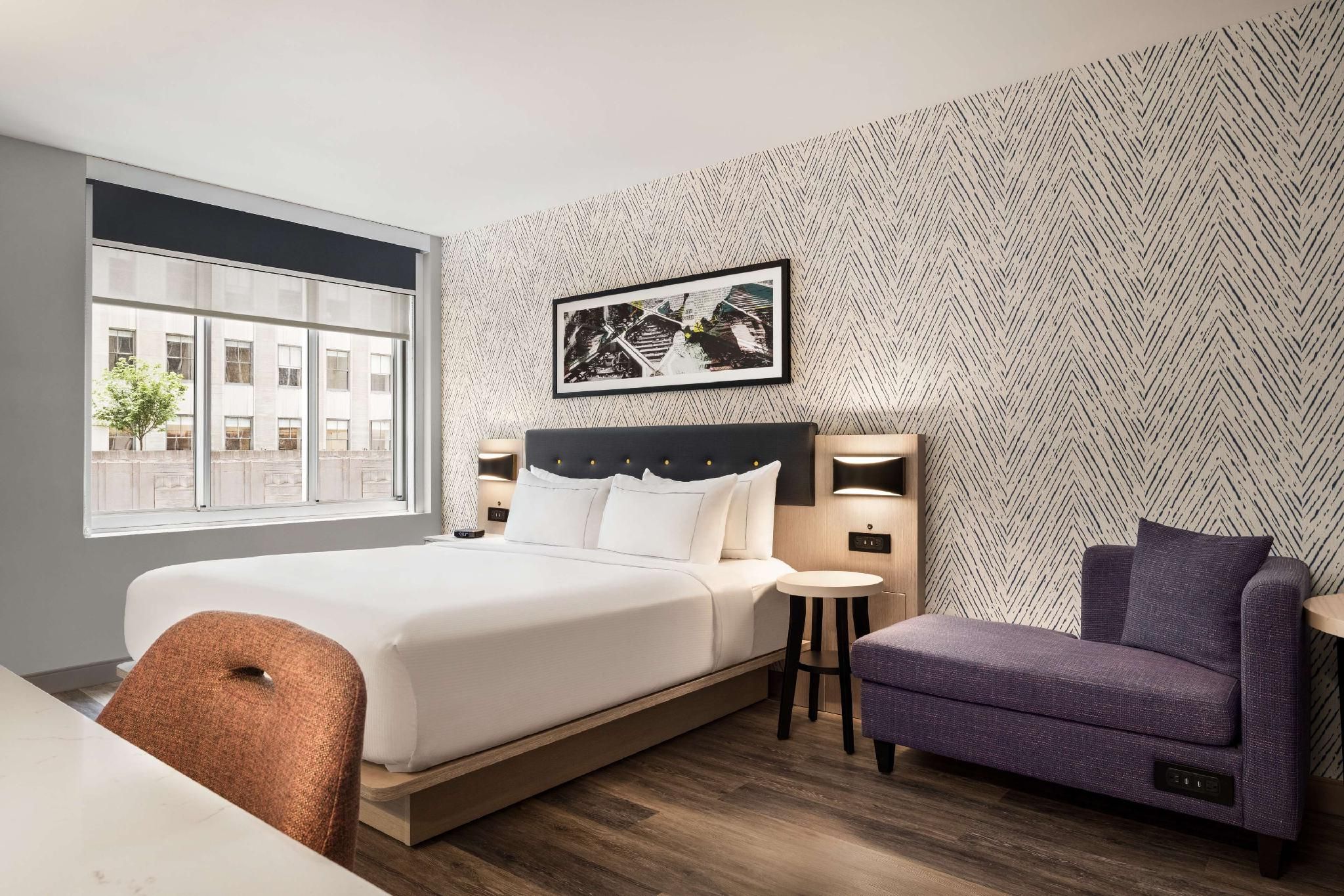 1 King Bed