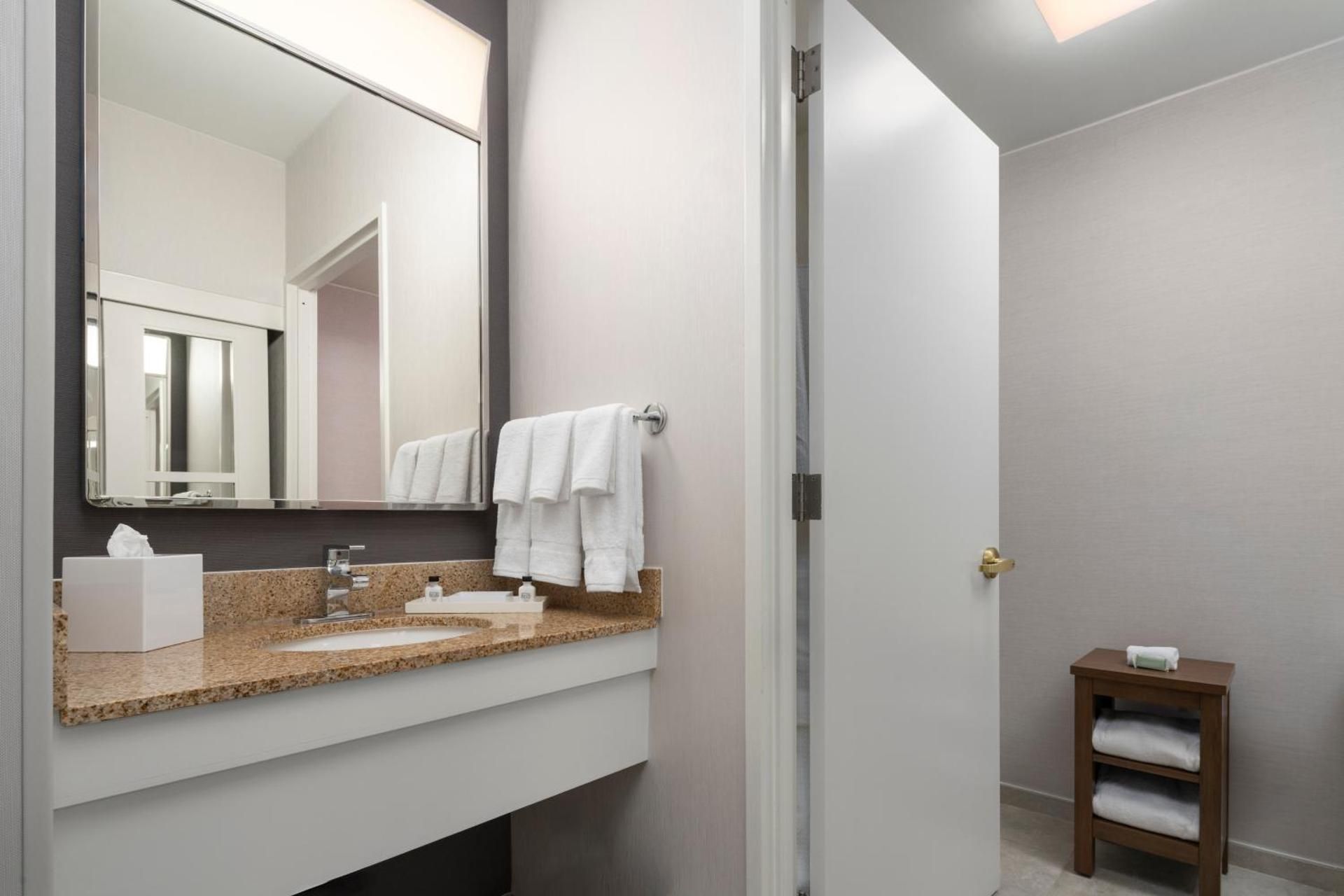 Corner Junior King Suite - Mobility and Hearing Accessible with Transfer Shower