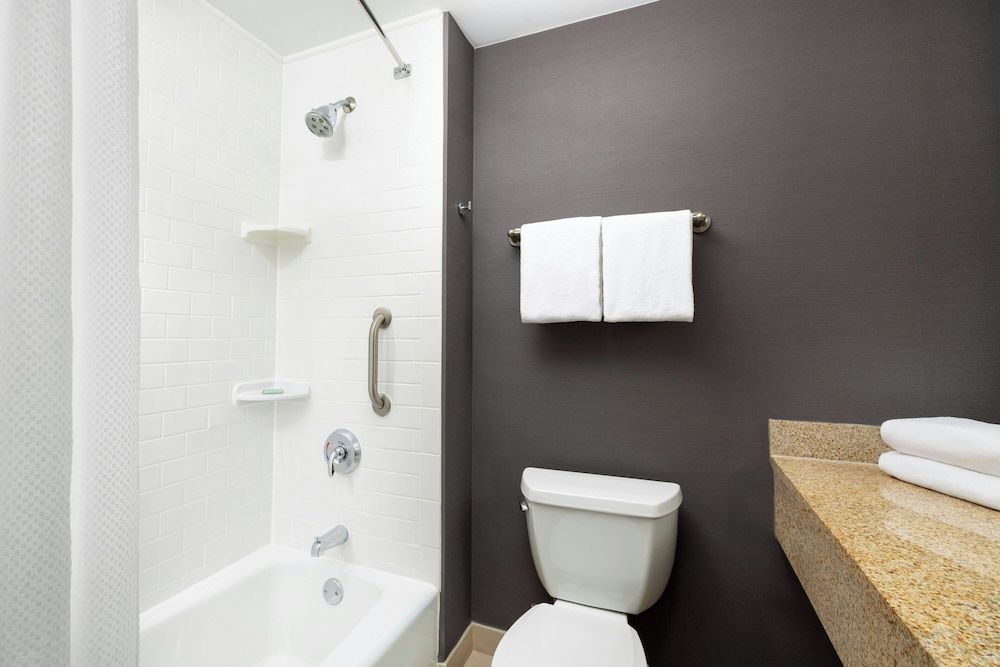 undefined Courtyard by Marriott New York Manhattan/Upper East Side 8