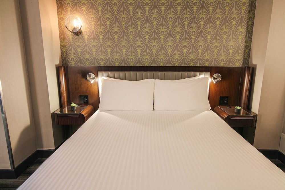 Hotel Edison Times Square Signature Room, 1 Queen Bed