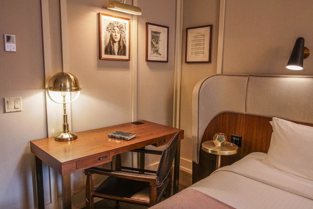 undefined The Evelyn Hotel 9