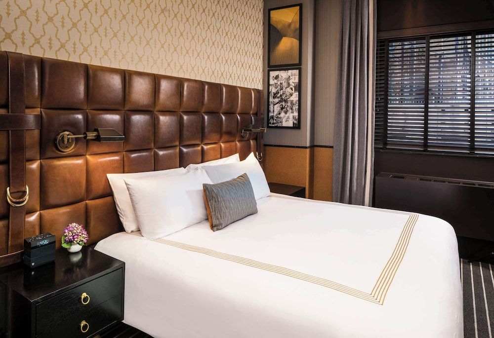 Gild Hall, A Thompson Hotel, by Hyatt Room, 1 King Bed 2