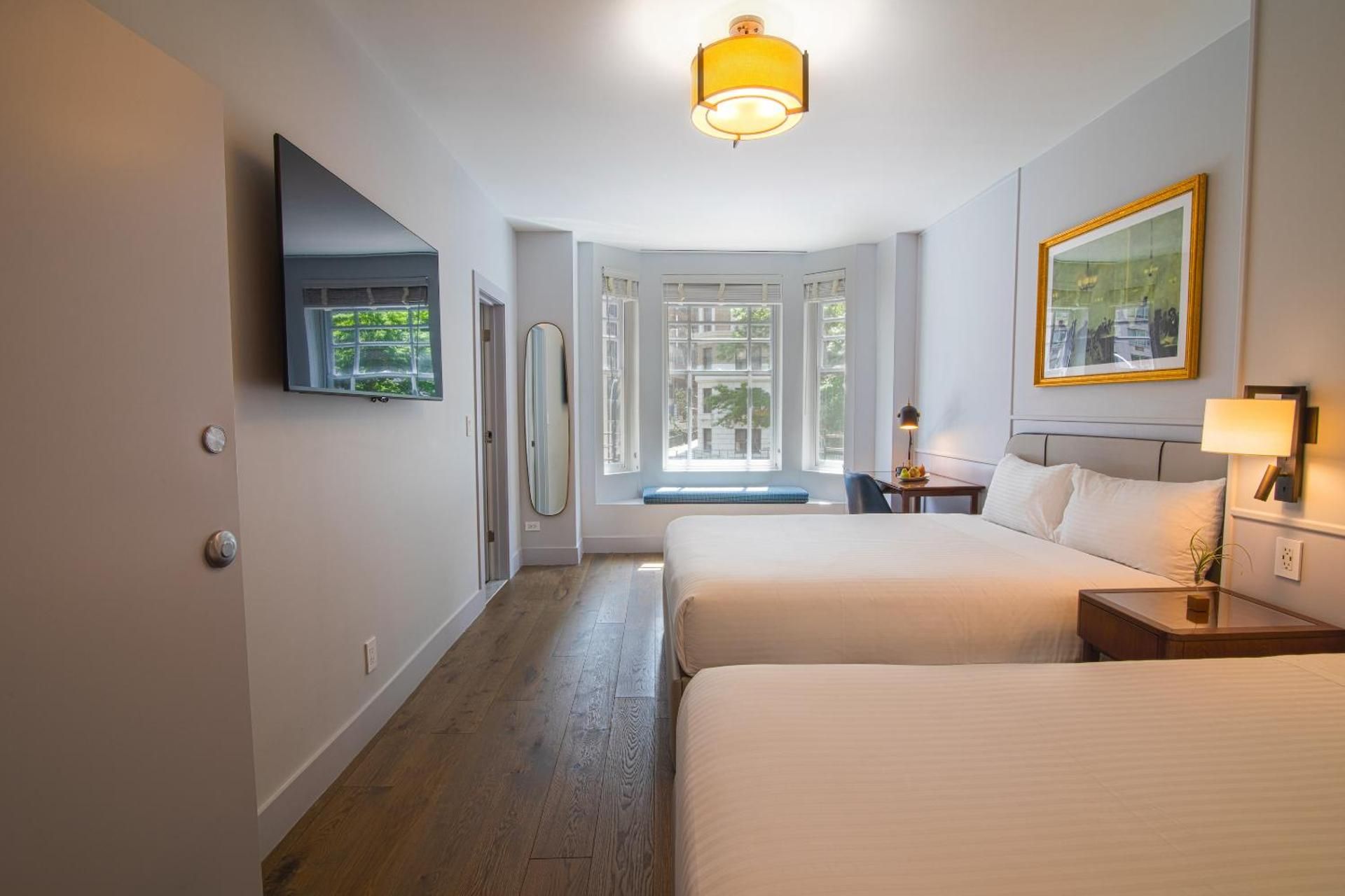 Broadway View 2 Queen Beds
