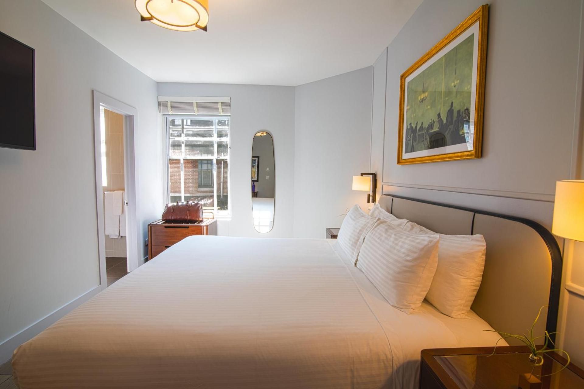 Deluxe 1 King Bed