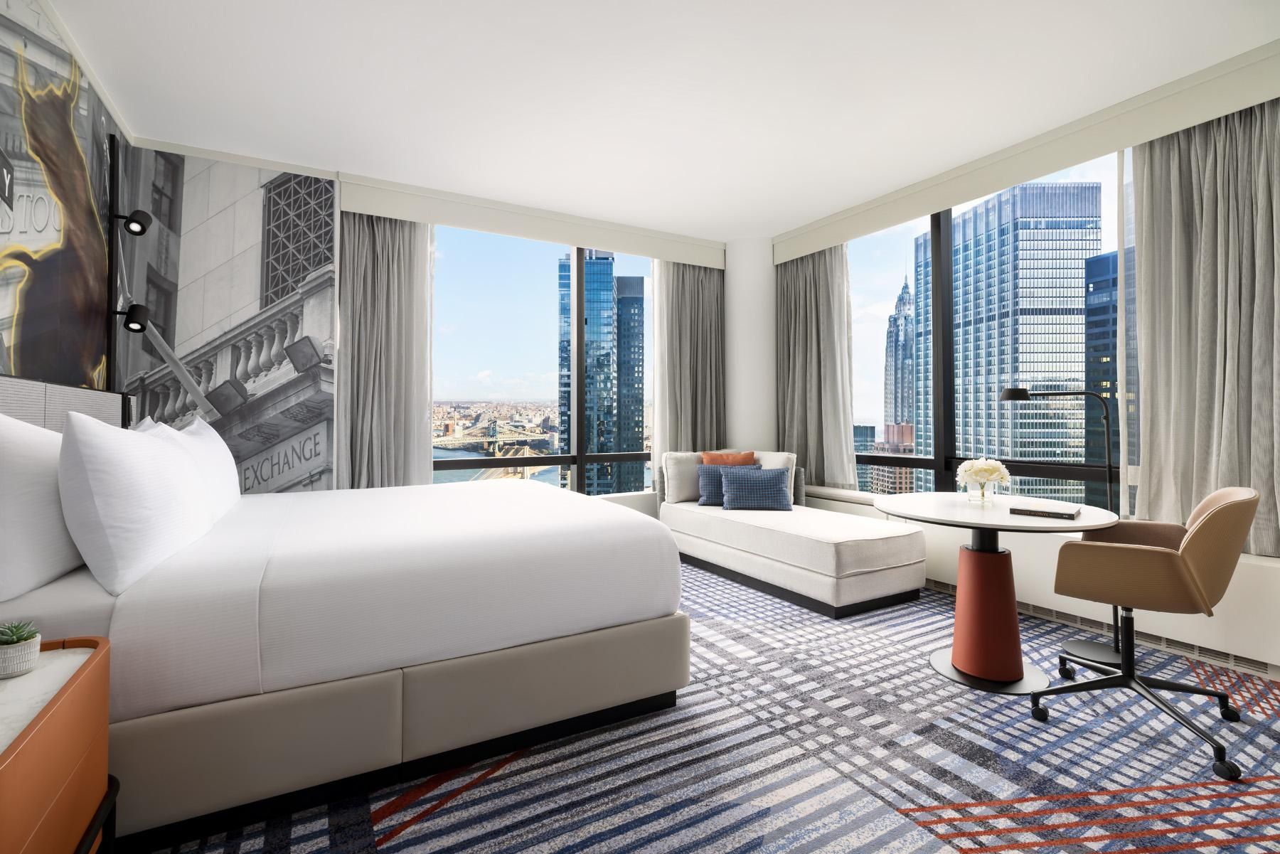 Panoramic Corner King with Brooklyn Bridge View - High Floor