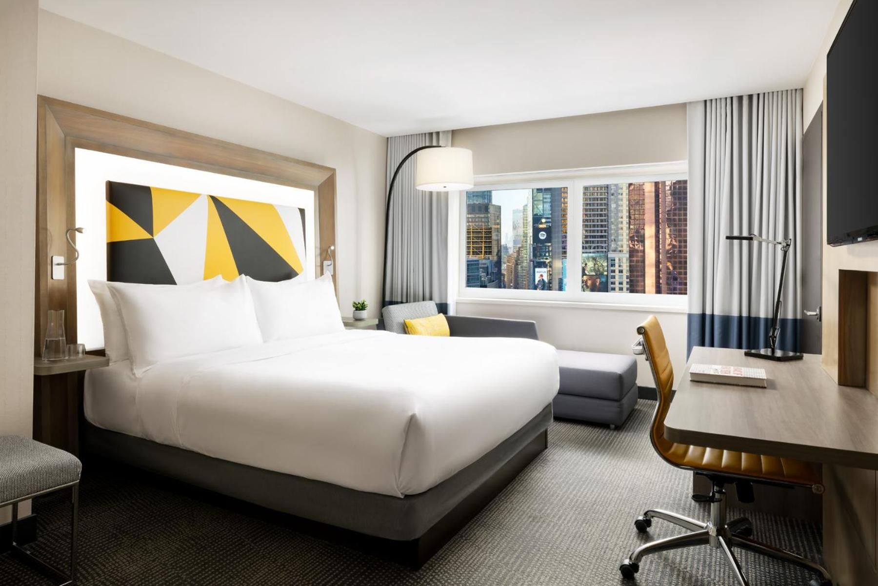 Social Times Square Deluxe King Room