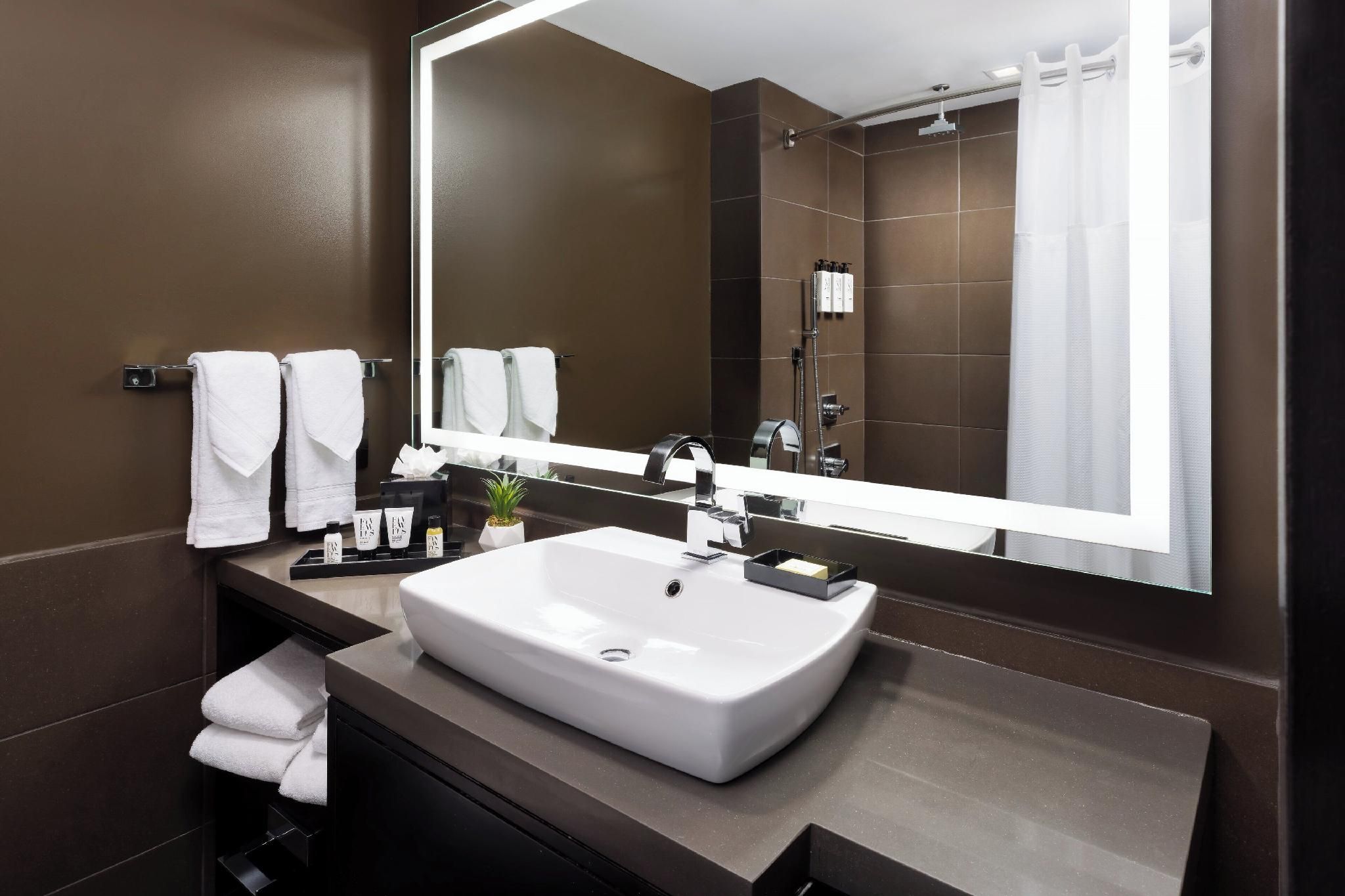 Social Superior River View King