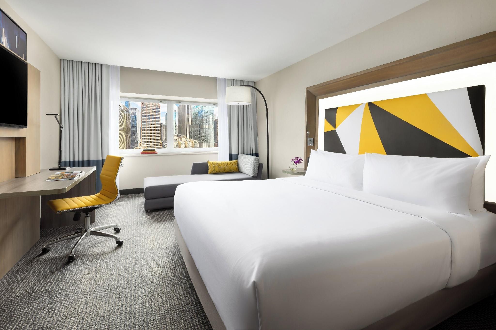 Social City View King Room