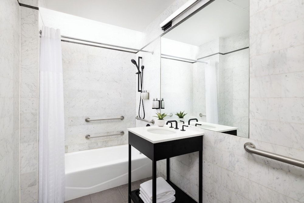 Arthouse Hotel New York City Standard Room, 1 Queen Bed 4