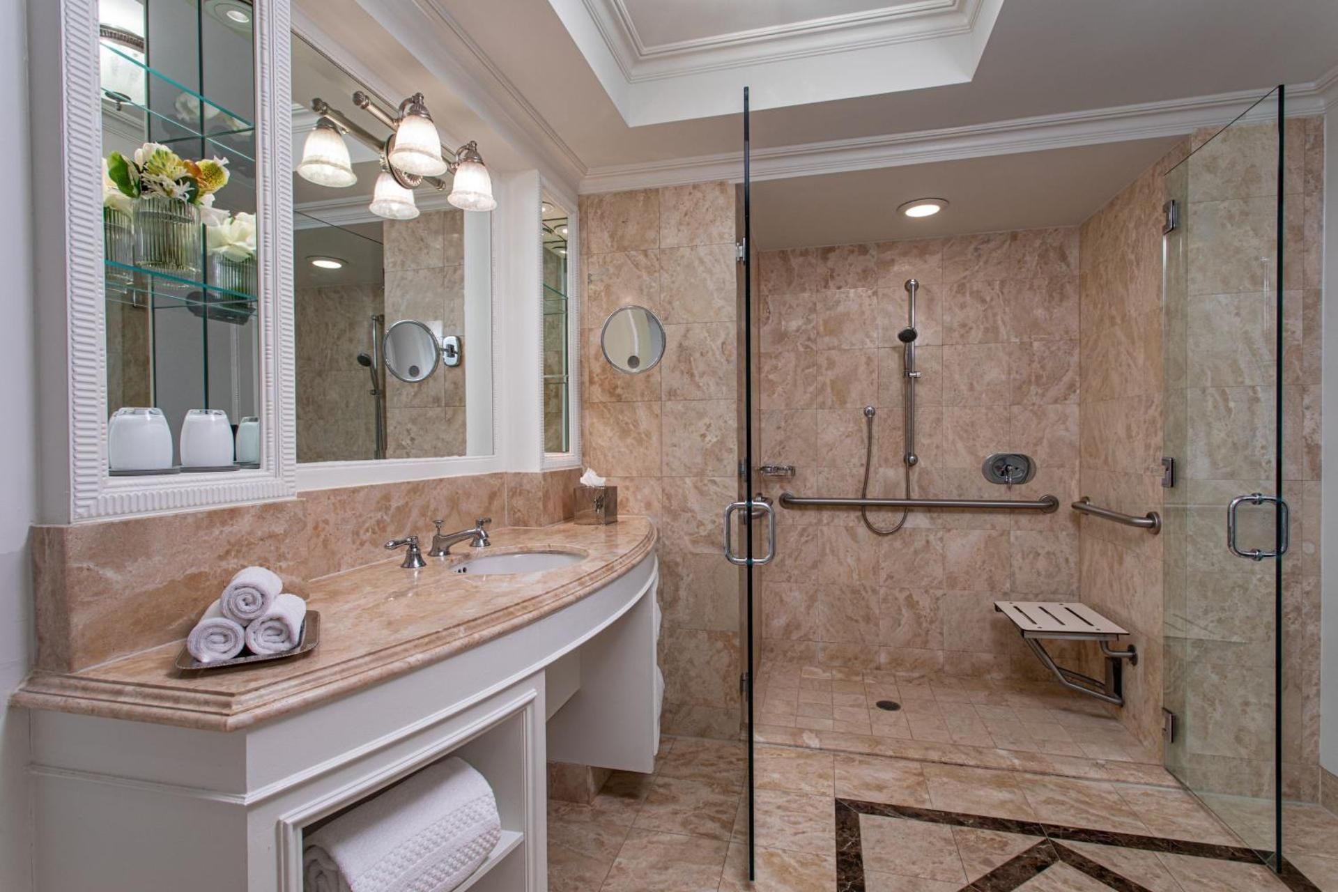 Avenue View Room, Guest room, 1 King (Mobility and Hearing Accessible w/Roll-in Shower)