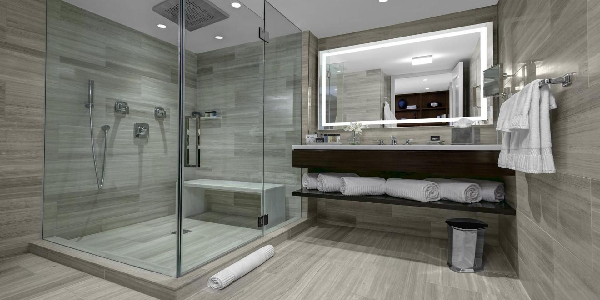 1 King Presidential Suite Manhattan Floor