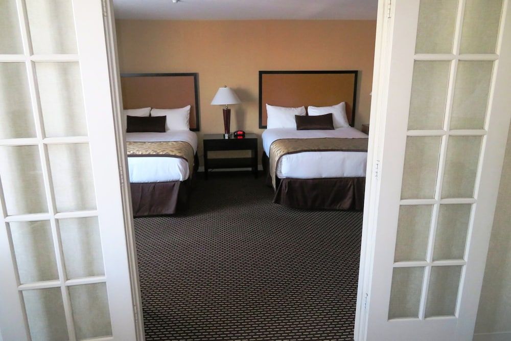 Skyline Hotel Junior Suite 2