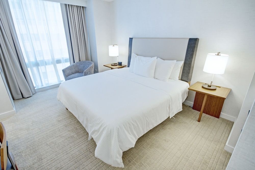Club Wyndham Midtown 45 Deluxe Room (Deluxe King Guestroom) 3