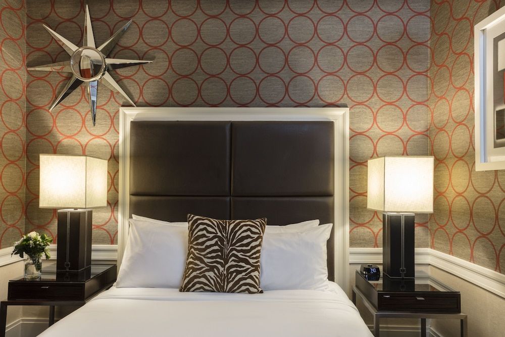 Empire Hotel Standard Room, 1 Queen Bed 3