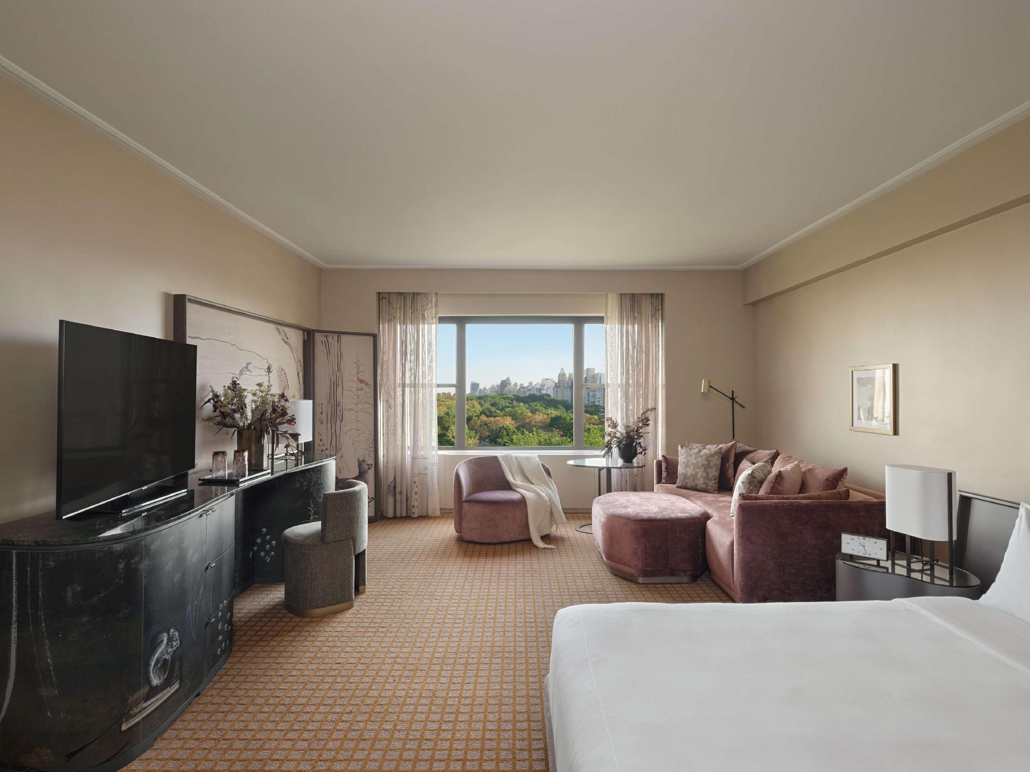 Meadow Suite, Panoramic Park View 1-Bedroom, ADA with Tub Shower