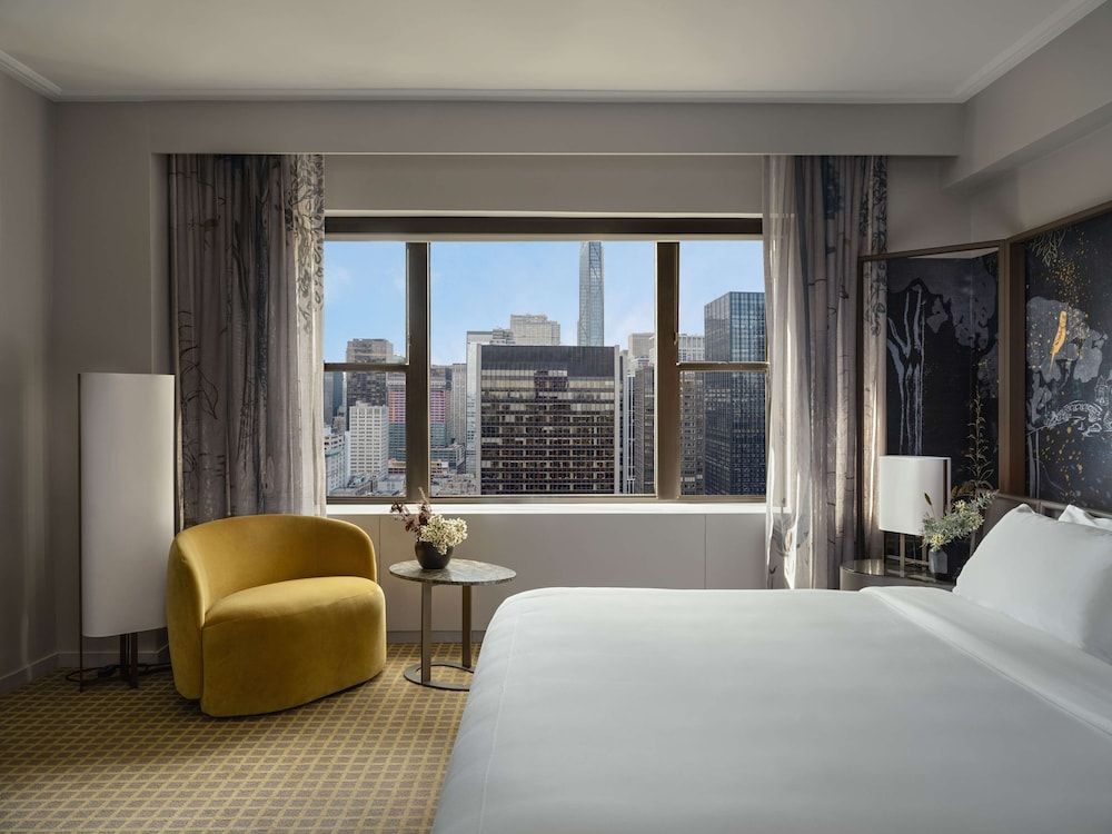 Suite, 1 Bedroom, Accessible, City View (with Roll-in Shower)