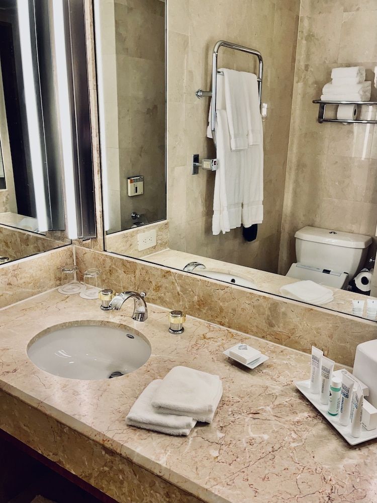 The Prince Kitano New York Superior Room, 1 King Bed 4