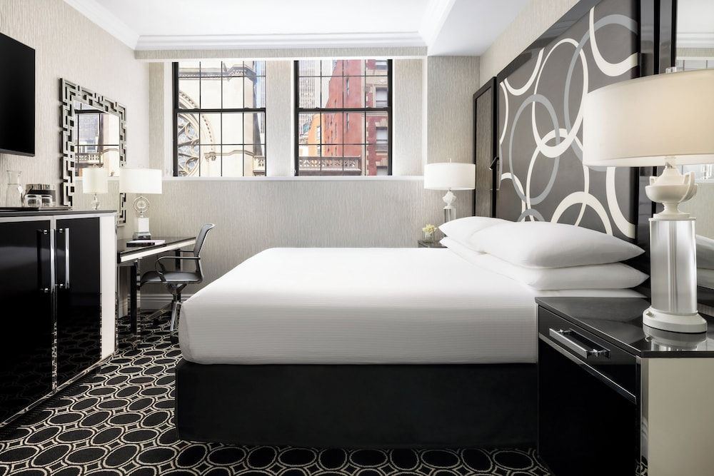 The Muse New York Deluxe Room, 1 King Bed 3