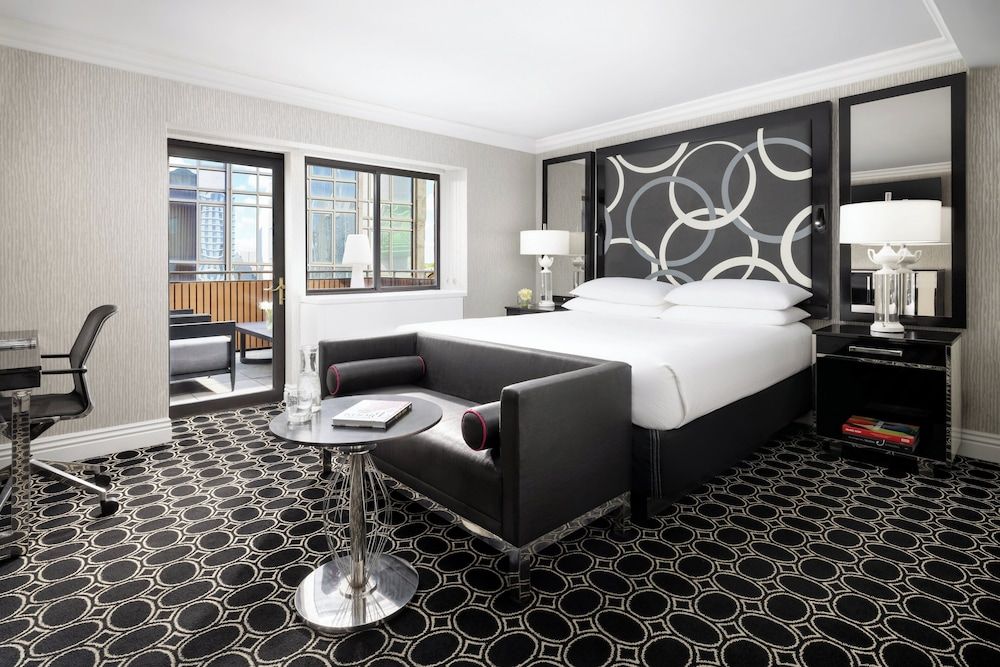 Suite, 1 King Bed, Balcony