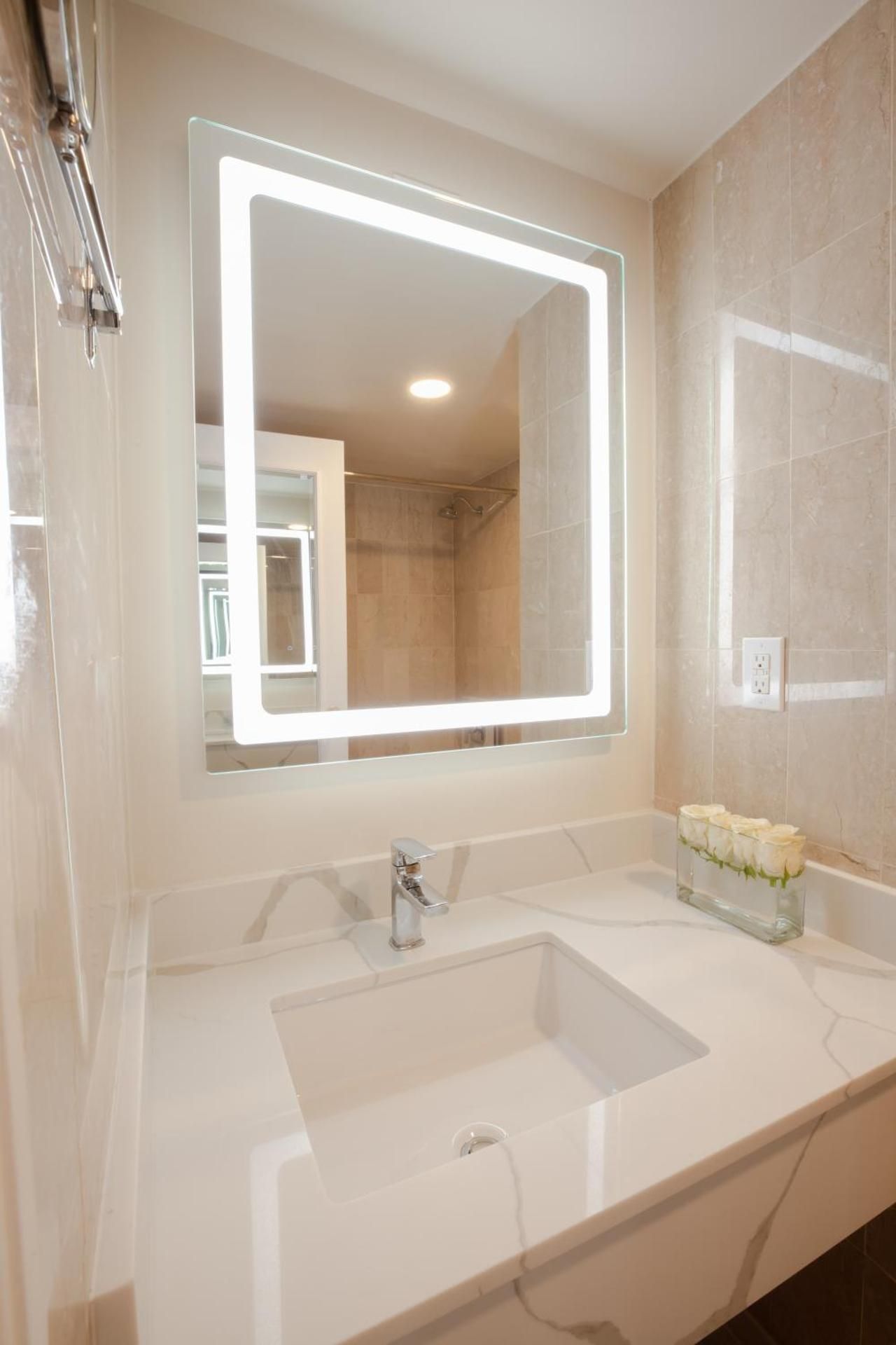 Westgate New York Grand Central Luxe Queen 2