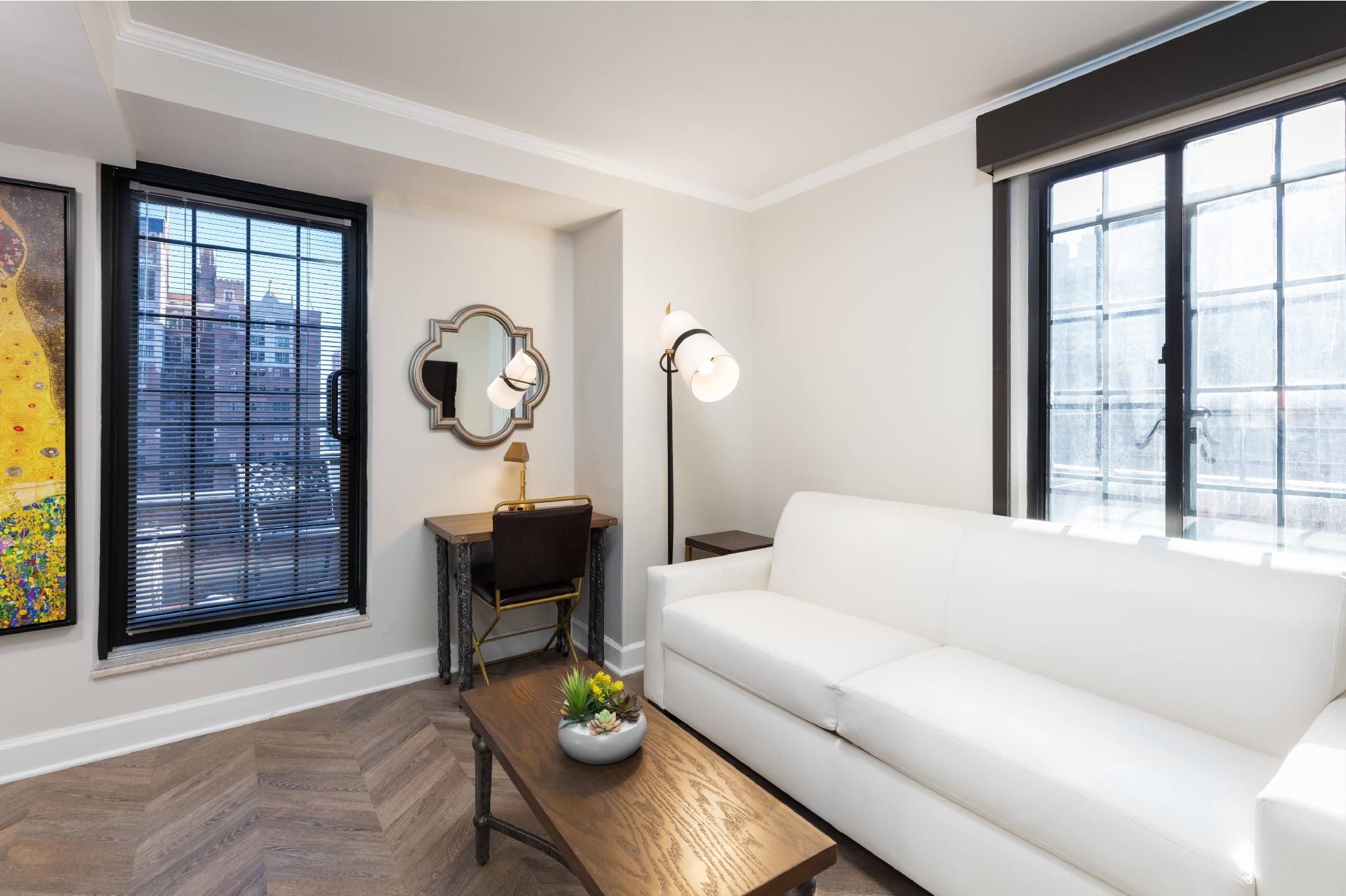 Luxe One Bedroom King Balcony Suite