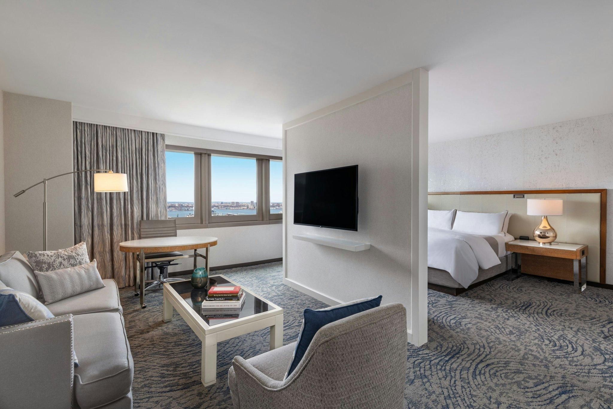 Junior Suite, 1 King, Sofa bed, Skyline view, High floor