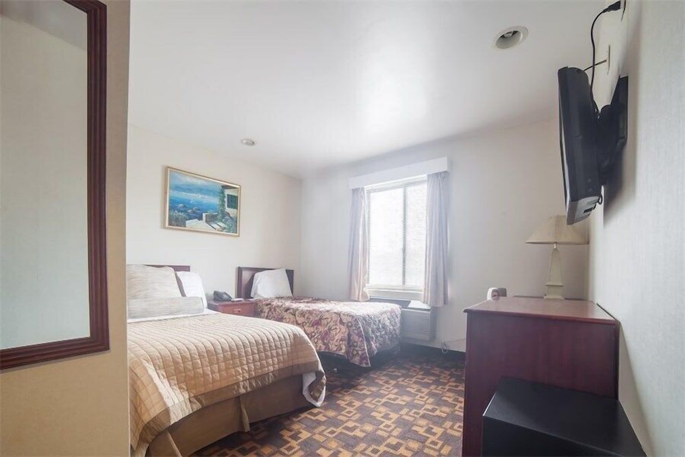 undefined Windsor Hotel 8