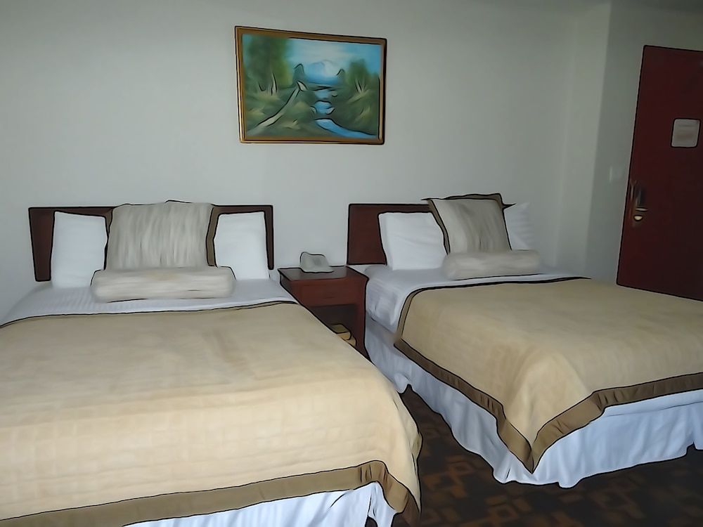 Windsor Hotel Double Room, 2 Double Beds, Non Smoking, Private Bathroom 2