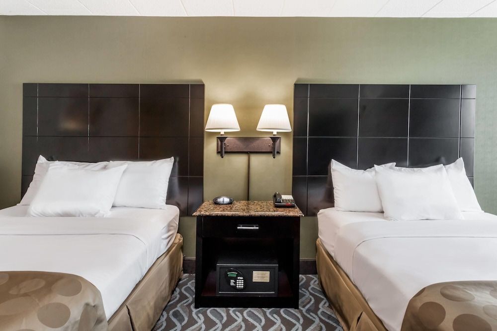 Room, 2 Queen Beds, Non Smoking