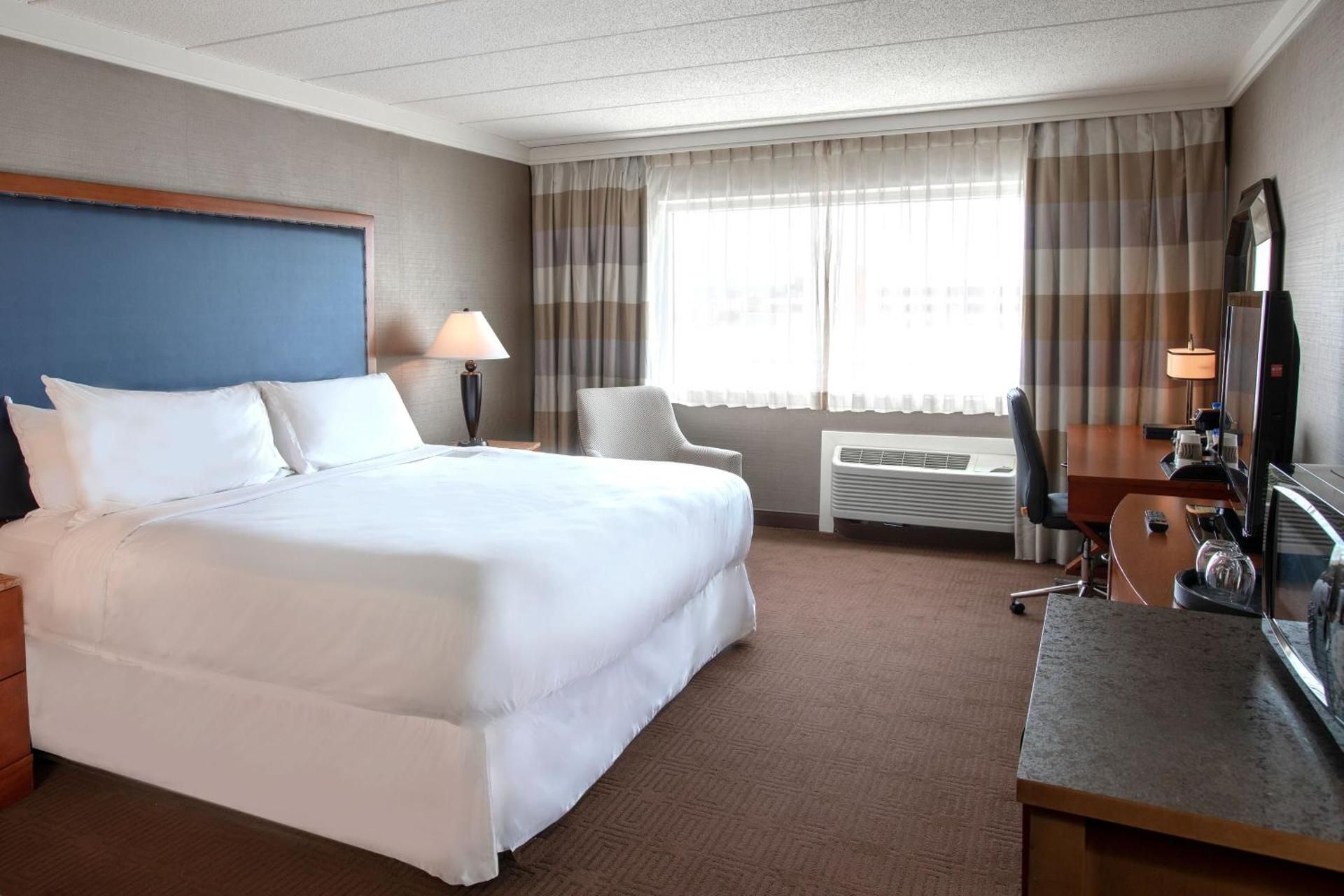 undefined Sheraton Niagara Falls 10