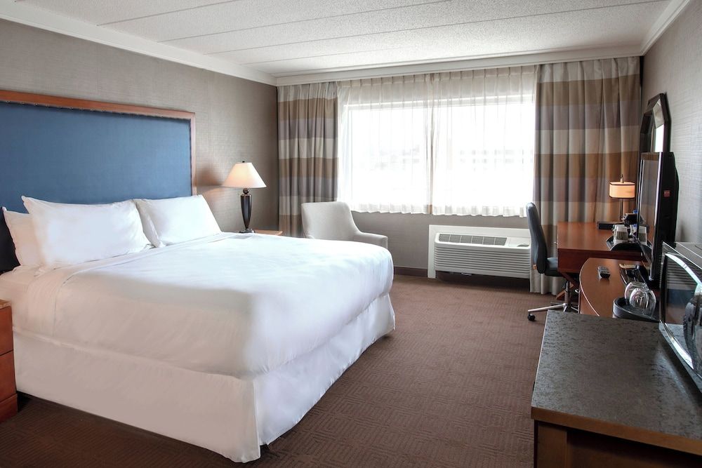 undefined Sheraton Niagara Falls 4