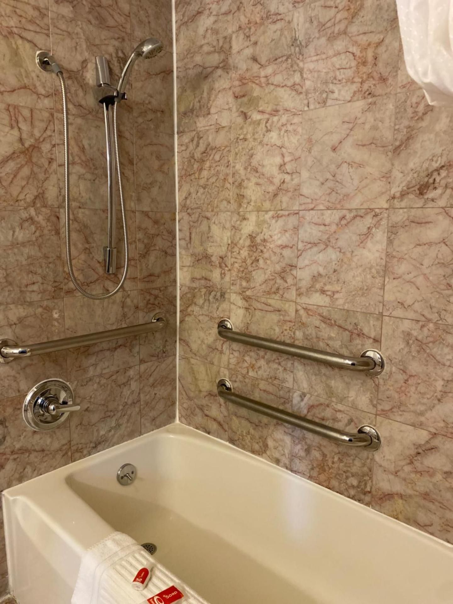 undefined Econo Lodge at the Falls North 9