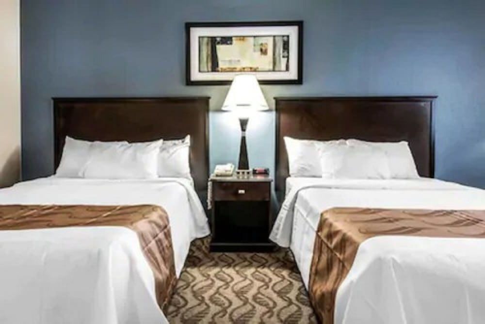 Quality Inn - Niagara Falls Blvd Standard Room, 2 Double Beds, Non Smoking 6
