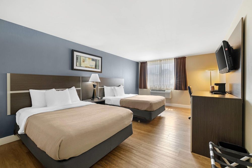 Quality Inn - Niagara Falls Blvd Standard Room, 2 Double Beds, Non Smoking 6