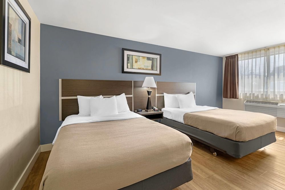 Quality Inn - Niagara Falls Blvd Standard Room, 2 Double Beds, Non Smoking 2