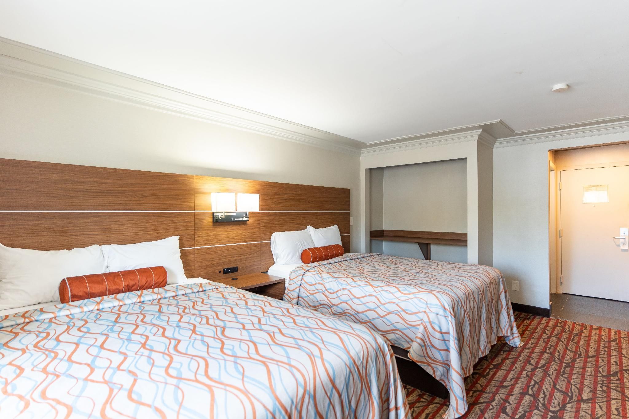 2 Queen Beds-Non Smoking