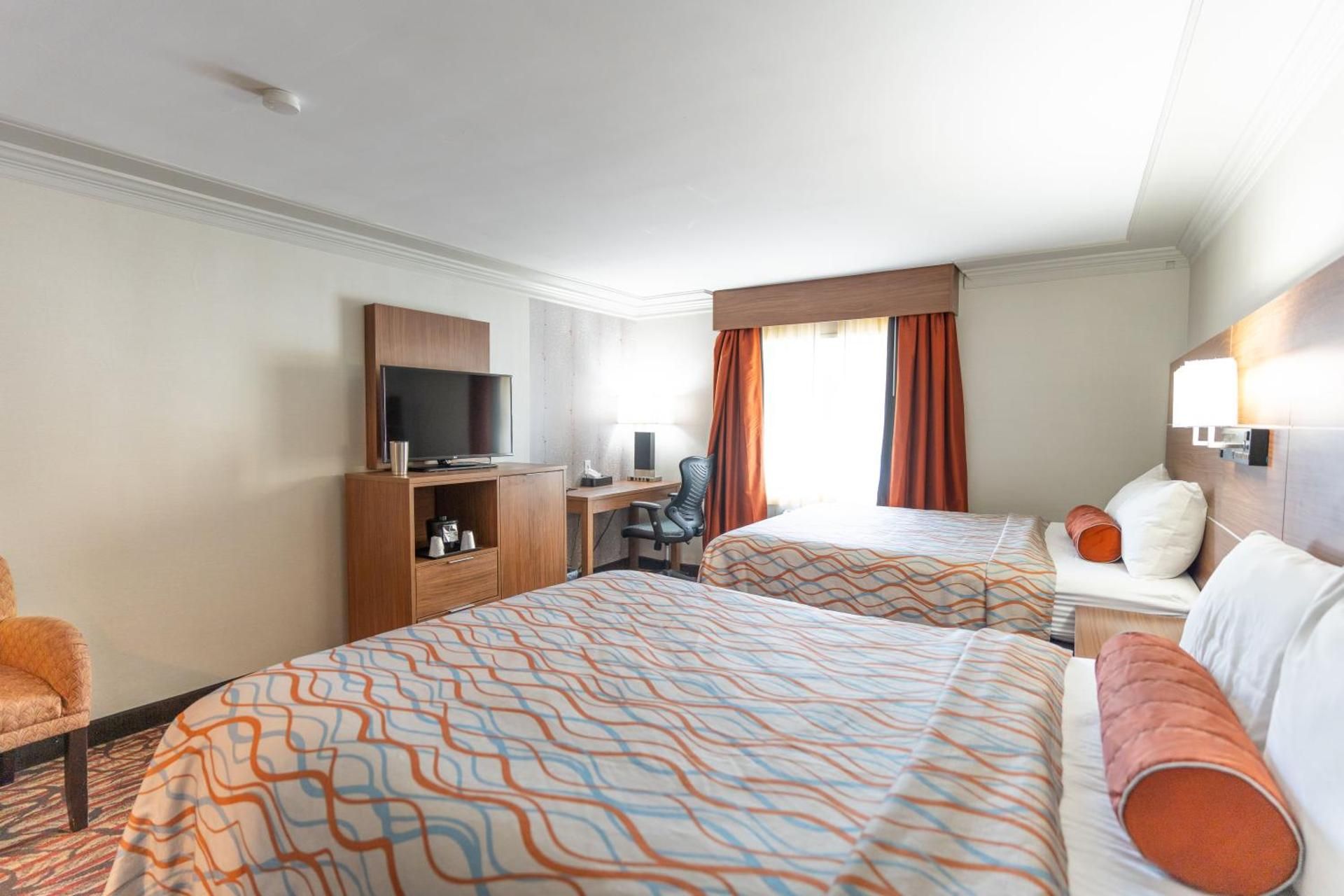 2 Queen Beds-Non Smoking