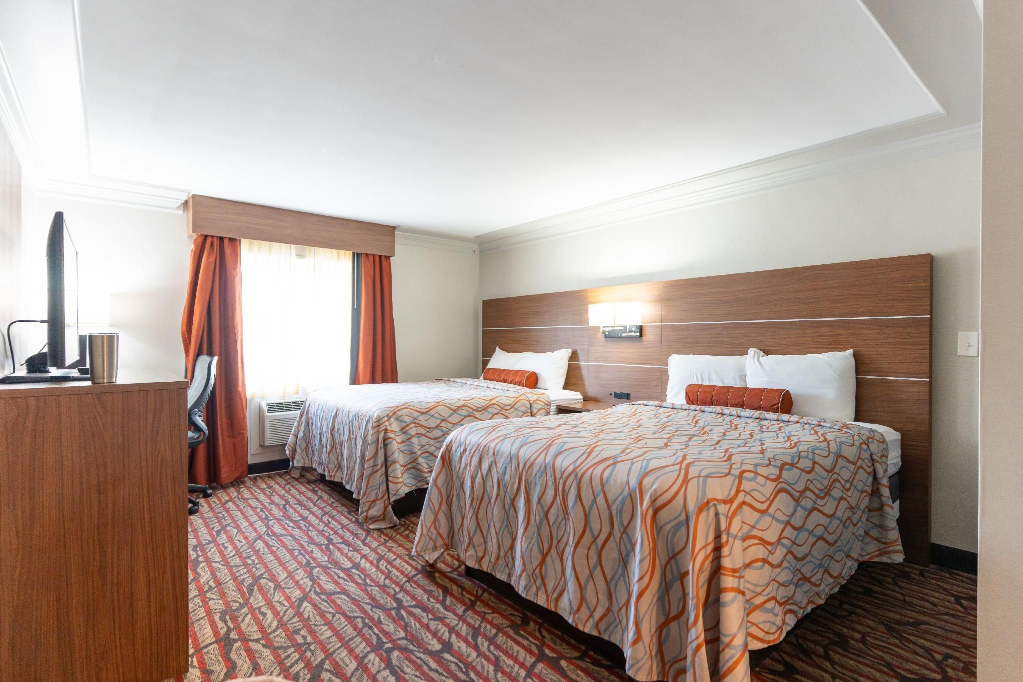 2 Queen Beds-Non Smoking