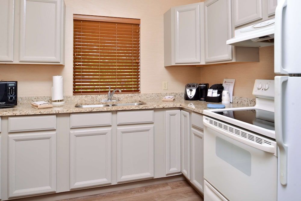 Best Western Plus University Inn Standard Room, 1 King Bed, Non Smoking, Kitchen