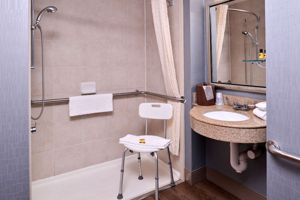 Best Western Plus University Inn Standard Room, 1 King Bed, Accessible, Non Smoking 5