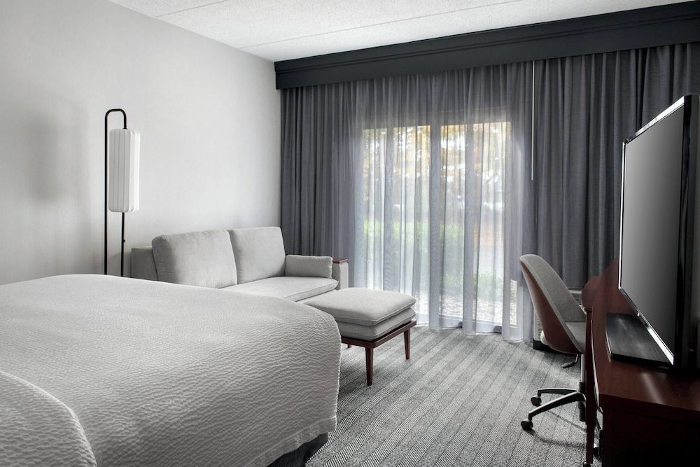 undefined Courtyard by Marriott Poughkeepsie 3