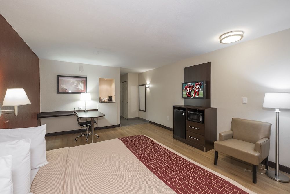 undefined Red Roof PLUS+ Poughkeepsie 2