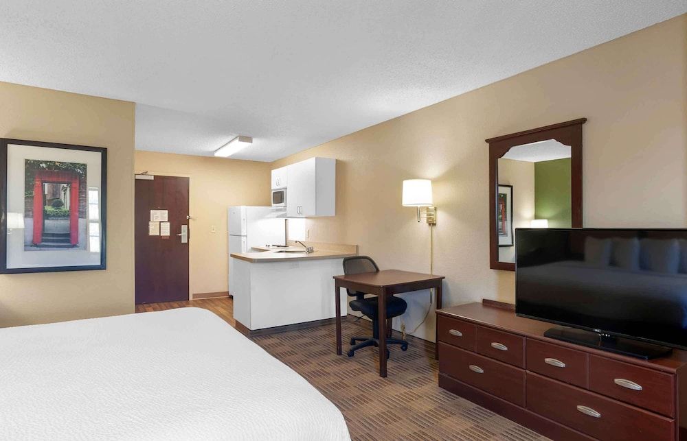 Studio, 1 King Bed, Accessible, Non Smoking