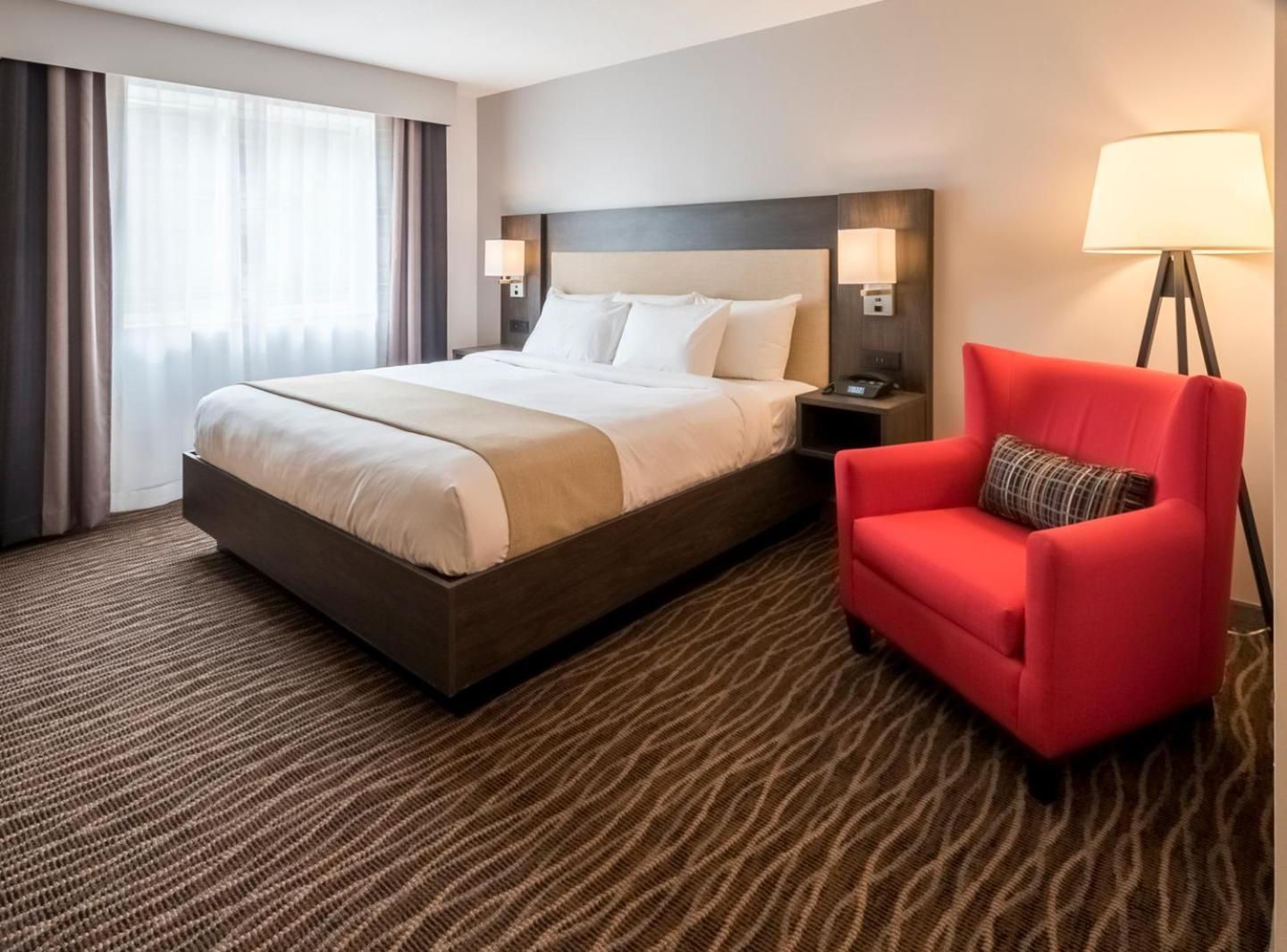 1 King Bed, Nonsmoking