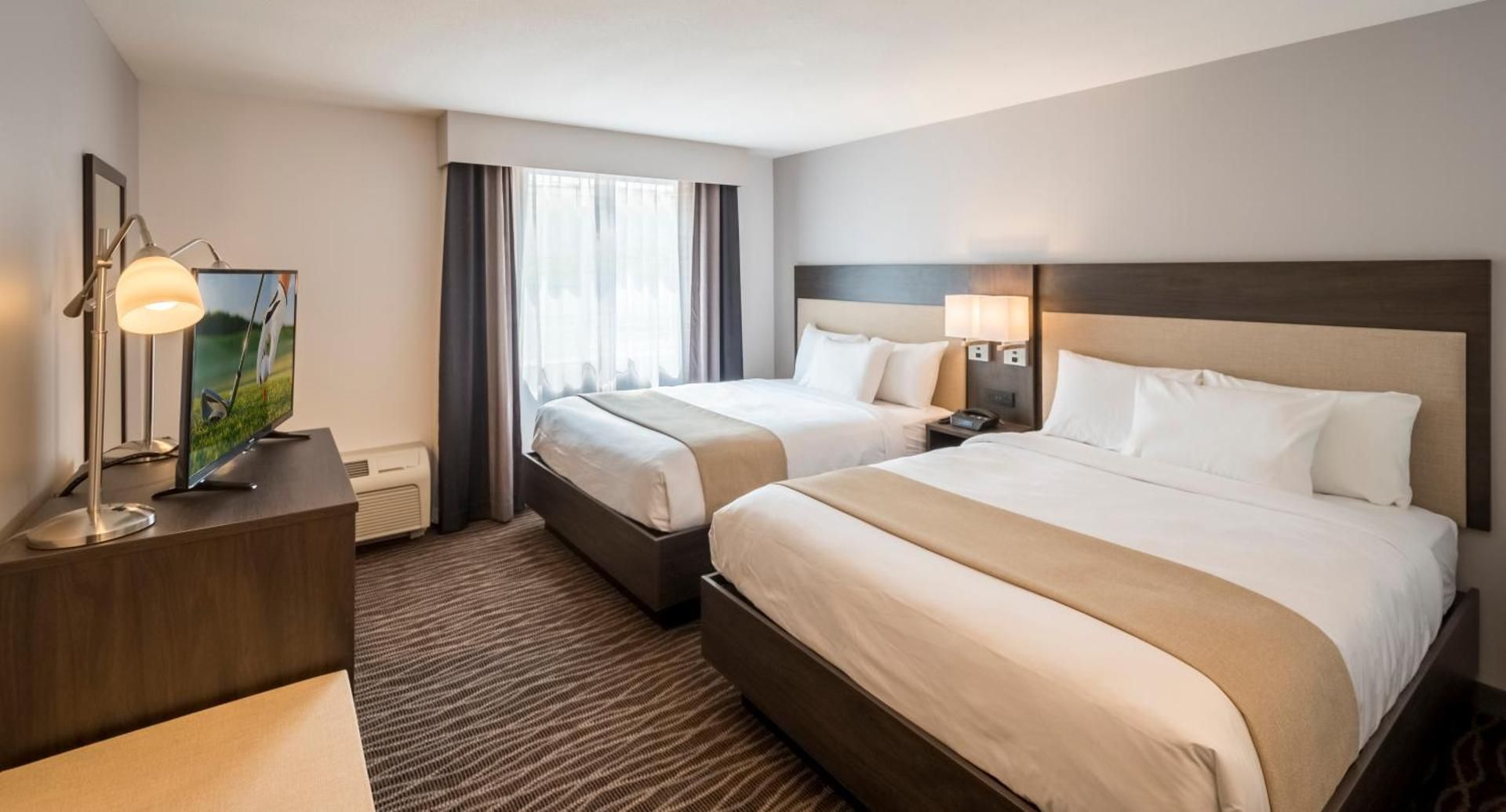 2 Queen Beds, Suite, Nonsmoking