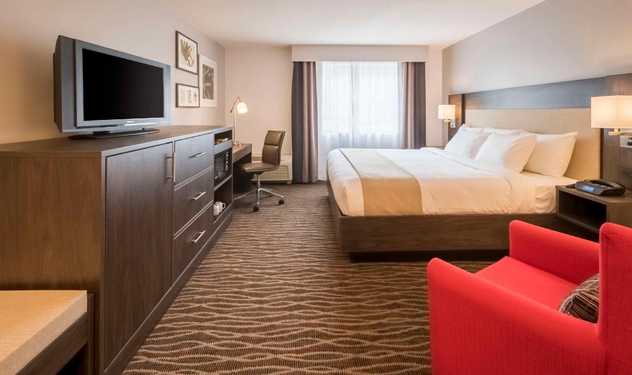 1 King Bed, Suite, Nonsmoking