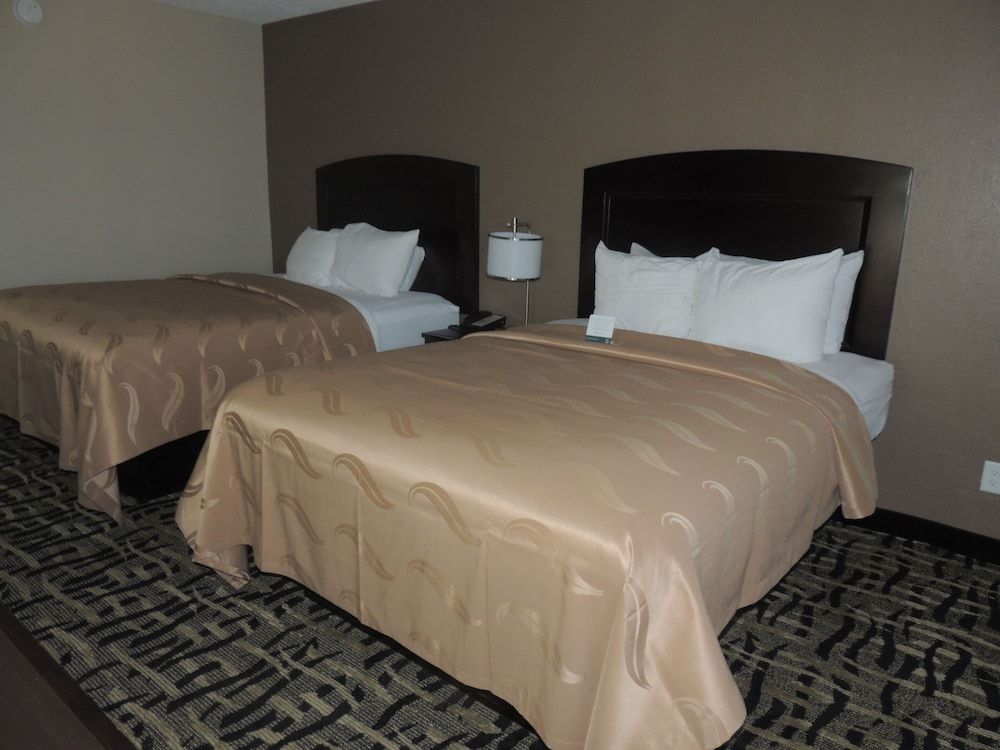 Quality Inn Standard Room, 2 Queen Beds, Non Smoking 6