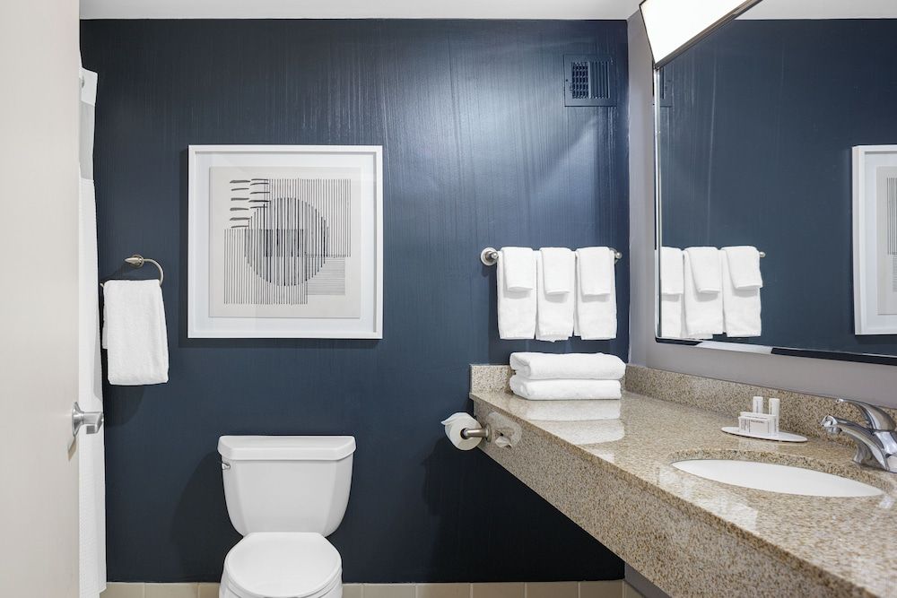 Premium Suite, 1 Bedroom, Non Smoking (Mobility/Hearing Accessible, Tub)