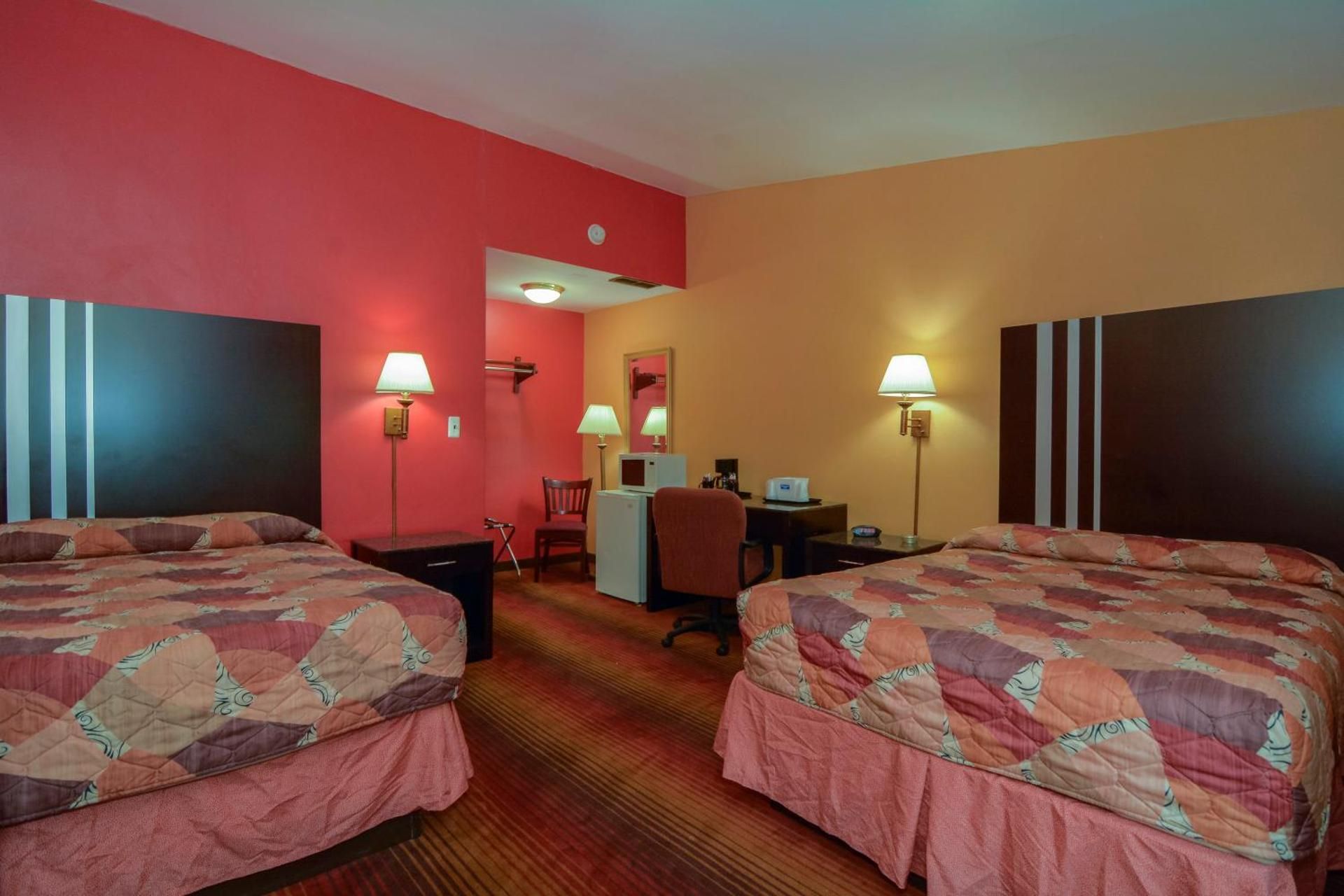 2 Double Beds, Smoking